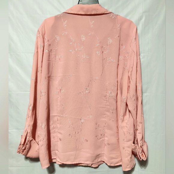 Studio C Plus EUC Women's Dressy Blouse, Size 22/24, Soft Pink Embossed Detail - Picture 7 of 8
